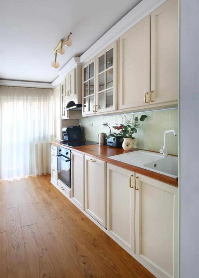 Premium Central Apartment Brasov Exterior photo